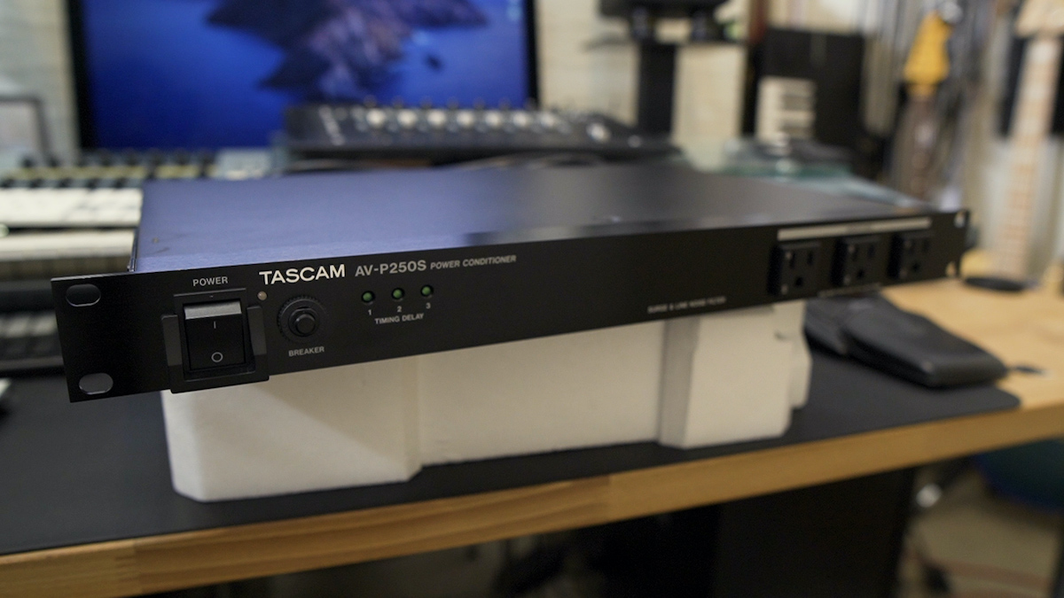 Tascam AV-P 250S Power Conditioner - novius-it.hu